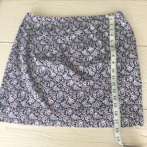 Banana Republic Factory Skirts - Banana Republic Floral Mini Banana Republic Factory Skirts - Banana Republic Floral Mini